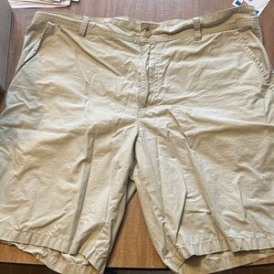 Columbia Men's Light Khaki Flat-Front Shorts